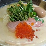 麺屋 ねむ瑠 - 鶏豚白湯のクラムチャウダー　雲丹とイクラの味変中華そば+半熟煮玉子　１４００円