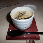 瀬里奈 - 　茶碗蒸しです。椎茸の香りと風味、柚子の香り、蟹肉の風味が絶品です。