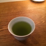 分上野藪 かねこ - 熱い緑茶。
      うまし。
