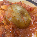 食堂コヨミ - はぎちくポークとキタアカリのトマトみそ煮込み