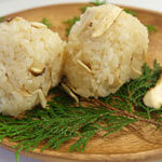 松茸と天然きのこのお食事処 秋あじ - 松茸おにぎり（松茸のみそ漬け付き）