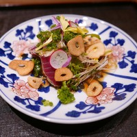 竹ざき - 戻り鰹の藁焼き、ガーリックチップと