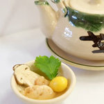 松茸と天然きのこのお食事処 秋あじ - 松茸土瓶蒸し　一日限定5食！　松茸の風味を堪能するには土瓶蒸しが一番！　1,200円