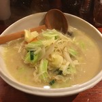麗江 - 湯麺(タンメン)
            いつものお馴染みで、野菜たっぷりの鶏白湯スープの湯麺で、明日は、お肌がツルツルに✨