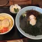 こんの直売センター - 磯ラーメンセット！
      セットのどんぶりはホタテ丼ー！
      どちらも美味い！