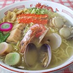ドライブインオホーツクサーモン - サンゴ草ラーメン