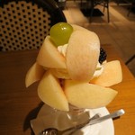 果実園 リーベル - 桃のパフェ(¥1,800−)
