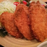 稲荷町髙はし - （2016年10月  訪問）カキフライ、アップ。かなり大ぶりのカキフライが5個。