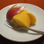 三嶋亭 - デザート　柿とリンゴ