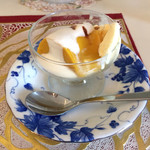 カフェレストラン  びすとろアン - デザートのカボチャのババロア？アイス添え