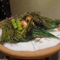日本料理 幸庵 - 松茸と銀杏の松葉焼き