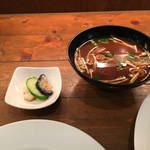 洋食屋 ふじ家 - 赤出汁と漬物