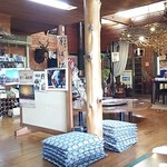 そば源 - 店内の雰囲気。