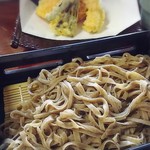 そば源 - お楽しみセットの「野菜天麩羅とおそば」。