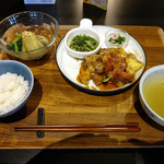Unir - 畑の見えるお昼ご飯・
            さつま芋と豚肉のバター醤油炒め