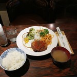 Dining House とし - 手作りハンバーグランチ800円