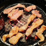 厳選和牛焼肉 犇屋 伊丹店 - 