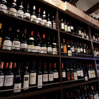 I am very particular about wine! 700 types of bottles ¥1980~