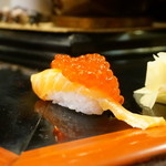 宝寿司分店 - サーモン筋子のせ