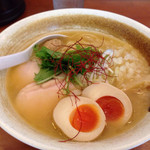 麺屋武一 - 濃厚鶏白湯そば味玉入り¥880