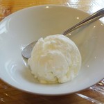 イーサン食堂 - デザートのココナッツミルクアイス