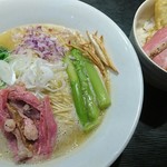 煮干し中華そば一燈 - 鴨白湯そば〜カモーン５号〜 800円