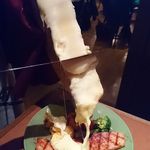 MEAT&WINE WINEHALL GLAMOUR - スイス産アルプスの濃厚ラクレットチーズ