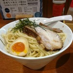 やすや - つけ麺の麺(大盛無料)