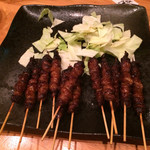 博多やきとり かわ庵 - とりかわ黒、たれ焼きです。