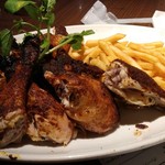 シーフードレストラン＆バー SK7 仙台東口店 - ビール缶チキン　切り分け後