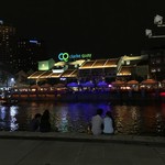 Hooters - クラークキー　Quayは桟橋という意味