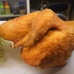 やすらぎ亭 - 料理写真:やすらぎ亭名物「鳥の半身揚げ」