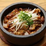Chaikuro - 石鍋　名物　牛スジ煮込み豆腐