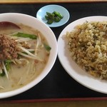 台湾料理 餃子坊 - 豚骨台湾ラーメン・高菜炒飯