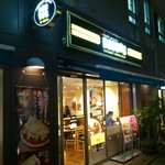 Dotoru Kohi Shoppu - お店の外観(夜間)です。(2016年10月)