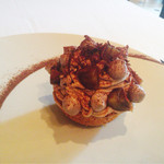 レストラン マノワ - ランチコースのデザートの球体モンブラン。