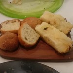 クッチーナ イタリアーナ ガッルーラ - パン