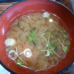 肉酒場寿楽 - お味噌汁
