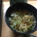 とんかつ春 - 味噌汁も美味しい