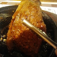 マヌエル タスカ ド ターリョ 丸の内店 - 最後に残った強敵（笑）を、恥も外聞もなくがぶっとやります