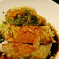 華都飯店 OsakaMetro本町ビル店 - よだれ鶏　たれが旨い