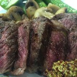 炙MARU - 牛肉も、炭火で炙っただけなのにこんなに美味しいなんて！