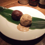 カフェ マメヒコ - 冷茶+くるみ餅(1000円)