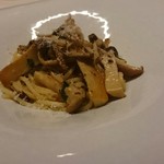 TACUBO - 2016/11　椎茸、エリンギ、花びら茸、山芋のパスタ