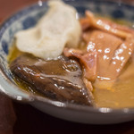 趙楊 - 【鵞蛋菌魷魚（がてうたまごだけとするめのにこみ）】、鵞蛋菌（がてうたまごだけ）