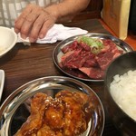 ホルモン焼肉 牛モン - 