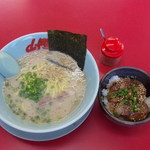 山岡家 - 朝ラーメン（脂少なめ・味薄め）＆ミニチャーシュー丼