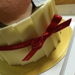 きのとや - 【2016年08月】ホワイトチョコの板チョコをリボンで結んだ側面、素敵な仕上がり。