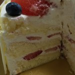 きのとや - 【2016年08月】ガトーブーケ、断面、きめ細やかなスポンジは仕上がり良好で、味わいも素晴らしい！