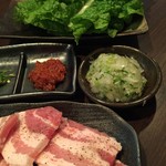 焼肉処　彩 - 黒豚のサムギョプサル 980yen('16.02)